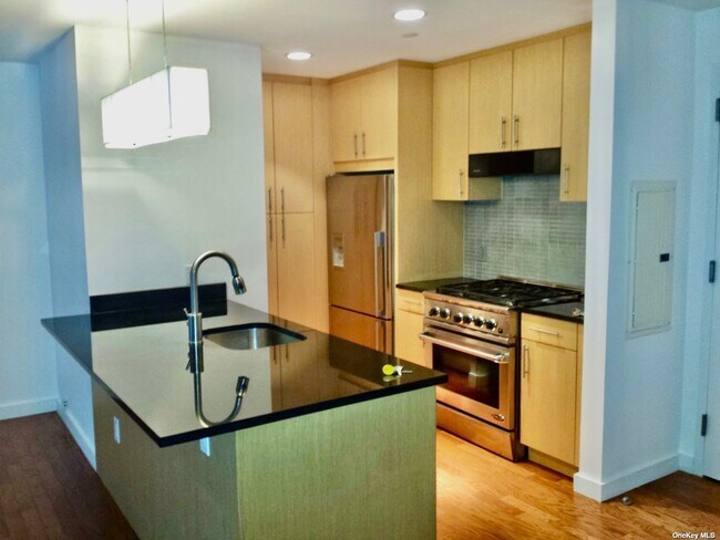 Foto del edificio - 4815 11th St