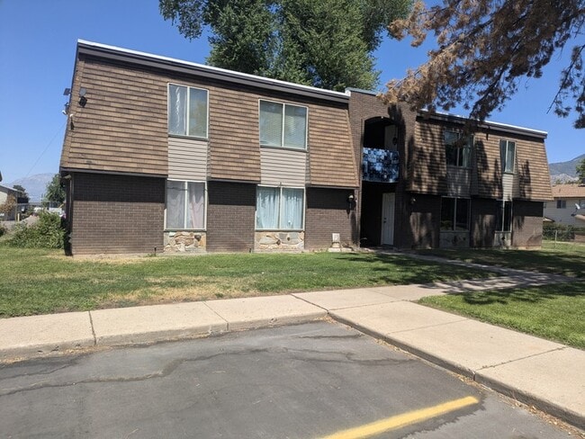 Building Photo - 4960 S 425 W