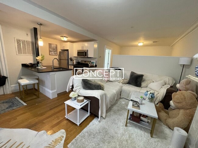 Foto del edificio - 658 Massachusetts Ave