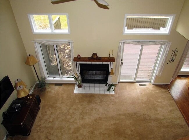 Living room - 16 Montreal Pl