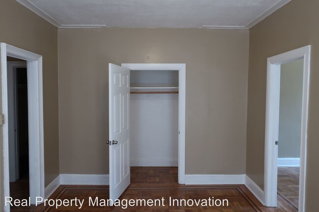 Building Photo - 242 E 51st St