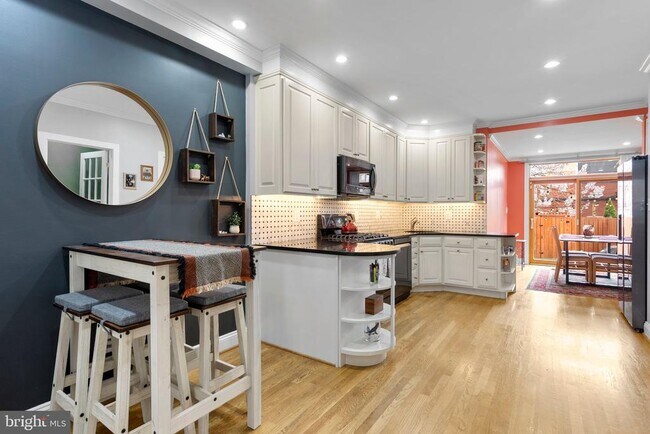 Foto del edificio - 1417 1st St NW