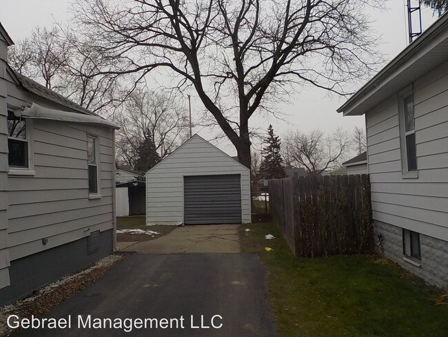 Building Photo - 1502 Lincoln Ave