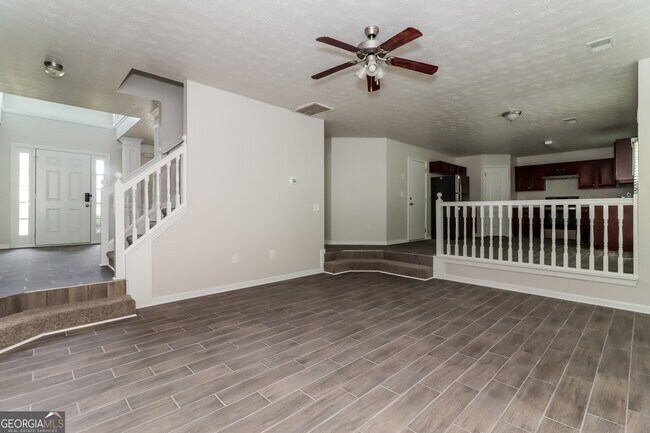 Foto del edificio - 375 Lake Jonathan Ln