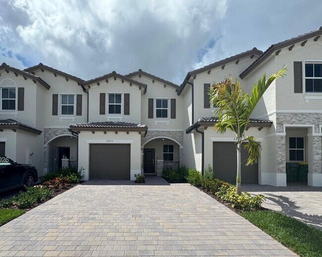 Foto del edificio - 2877 SE 24th Ave