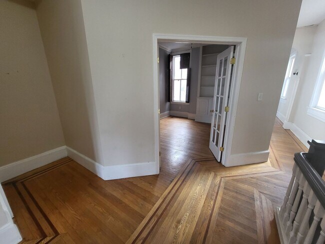 Foto del edificio - 2619 St Paul St