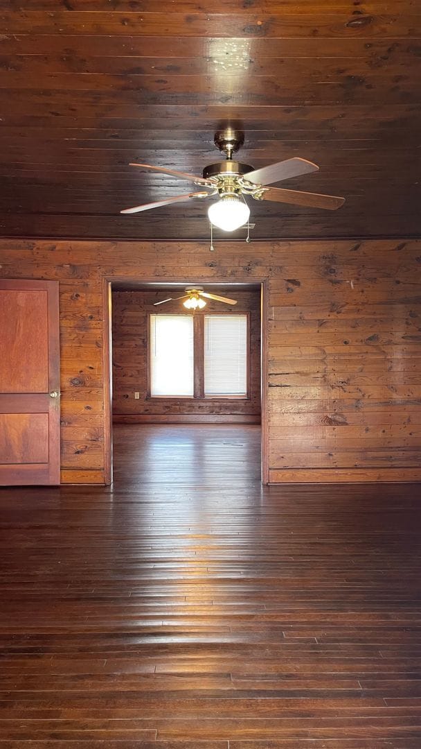 Building Photo - 3 Bedroom Home Available Mid-July!