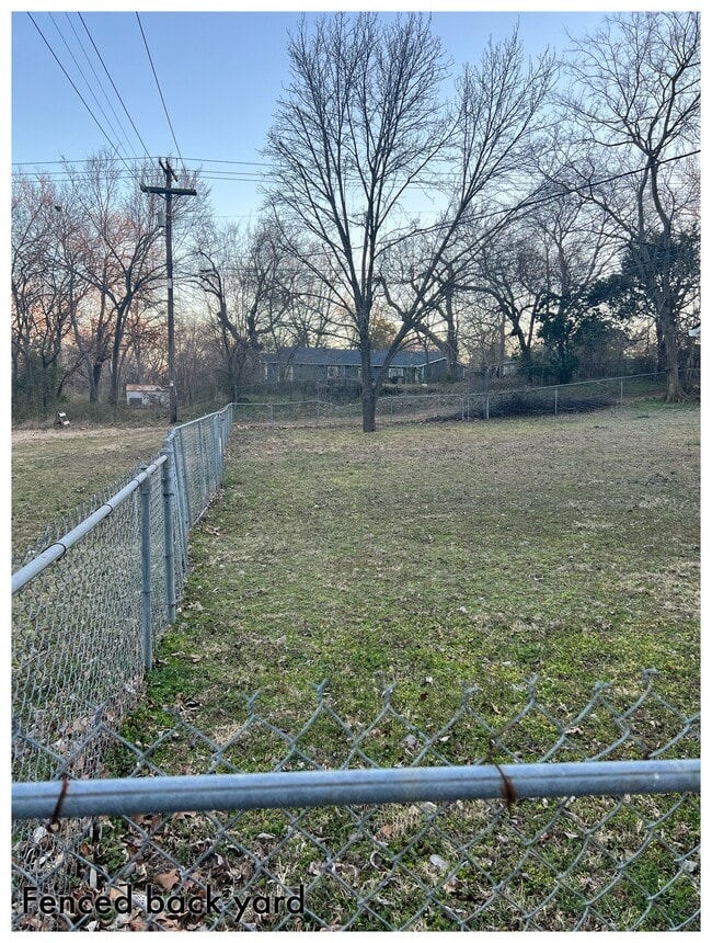 Building Photo - 226 E Murray St