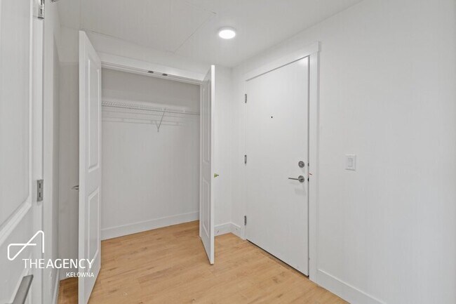 Building Photo - 1036 Coronation Ave
