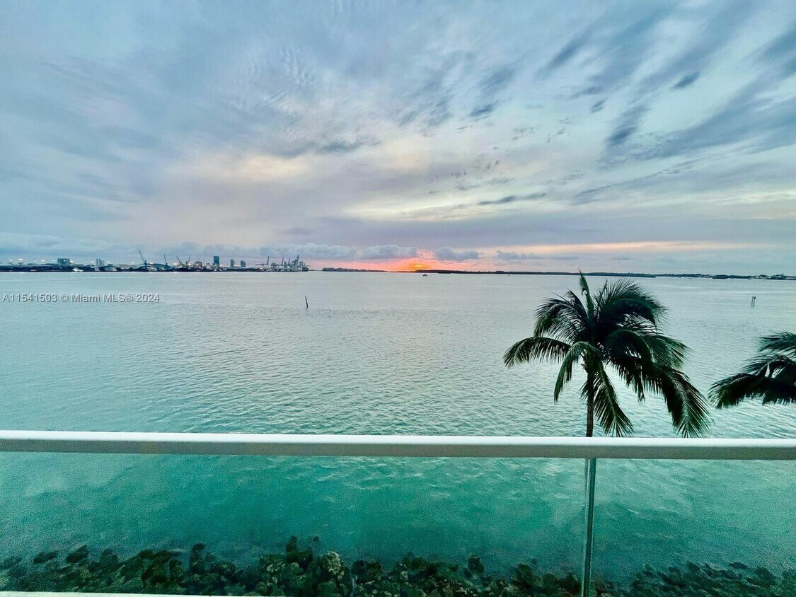 Foto principal - 800 Claughton Island Dr