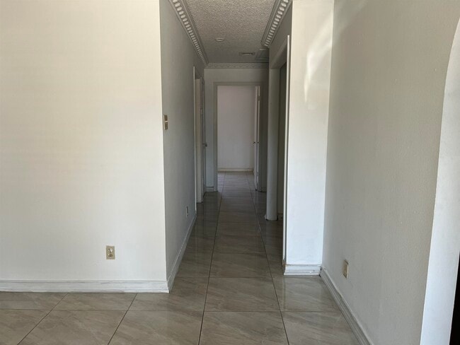 Building Photo - 1212 Reagan Dr