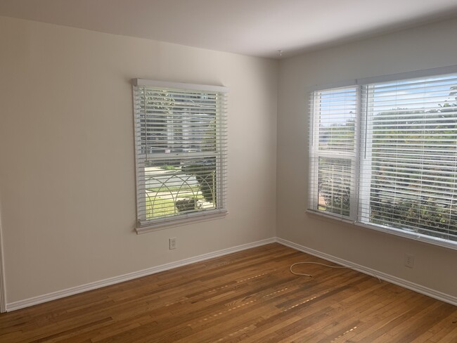 Living Room - 7125 Kittyhawk Ave