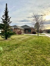 Building Photo - 8209 Spinnaker Bay Dr