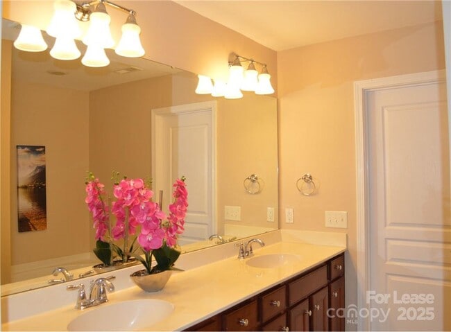Building Photo - 16831 Dunaverty Pl