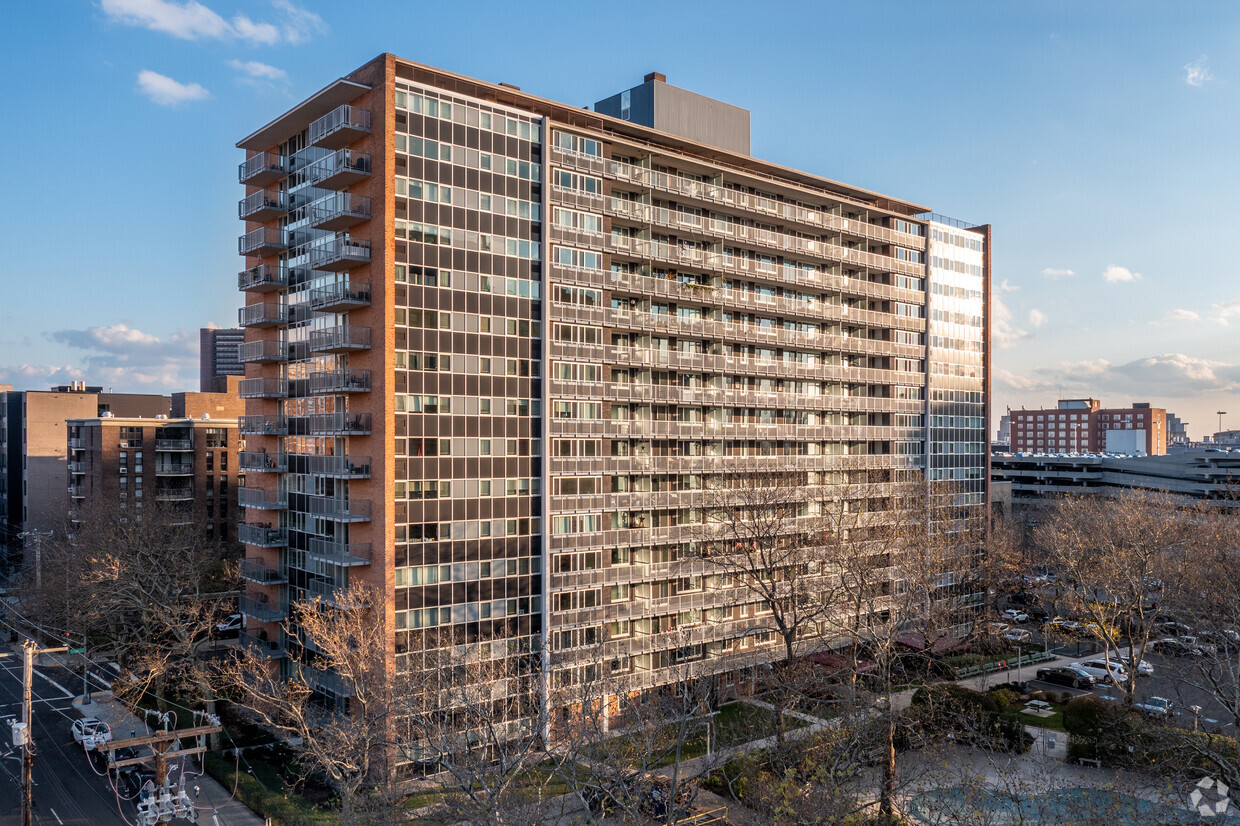 Primary Photo - University Towers