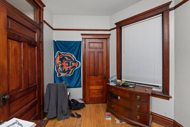 Foto del edificio - 3350 N Sheffield Ave