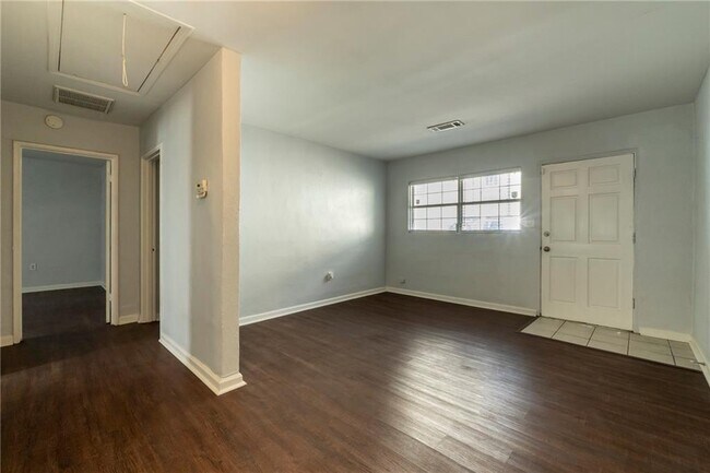 Foto del edificio - 560 Winton Terrace NE