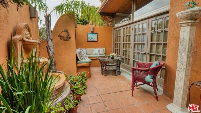 Foto del edificio - 5803 Wooster Ave