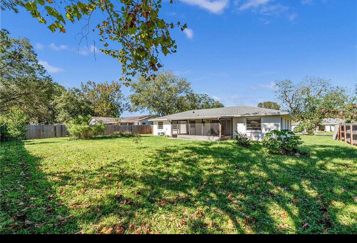 Primary Photo - 6261 Silver Glen Ct
