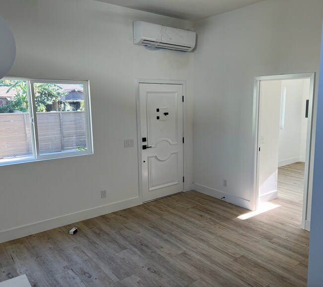 Livingroom from kitchen - 830 S Birch St