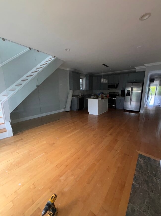 Building Photo - 4933 S Prairie Ave