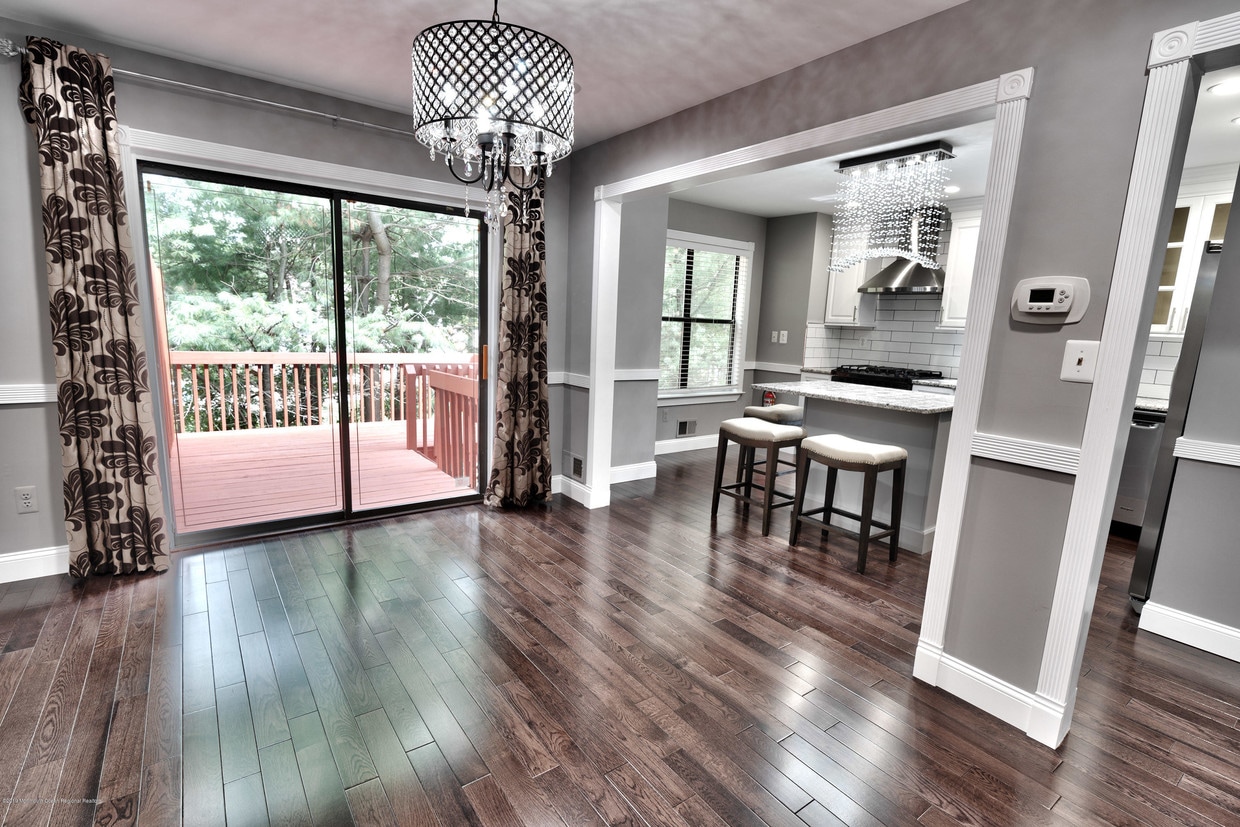 Primary Photo - 368 Oak Knoll Dr