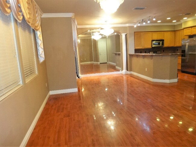 Foto del edificio - 508 Dante Cir