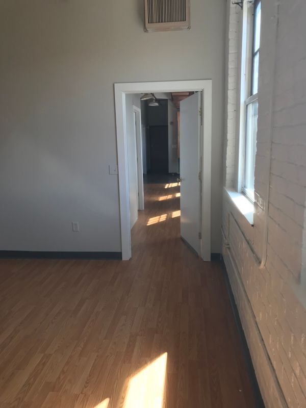 Foto del edificio - 464 Pratt St Ext