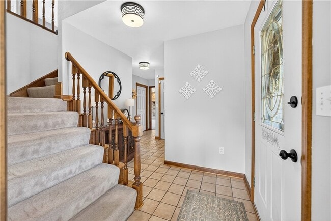 Building Photo - 15 High Point Cir