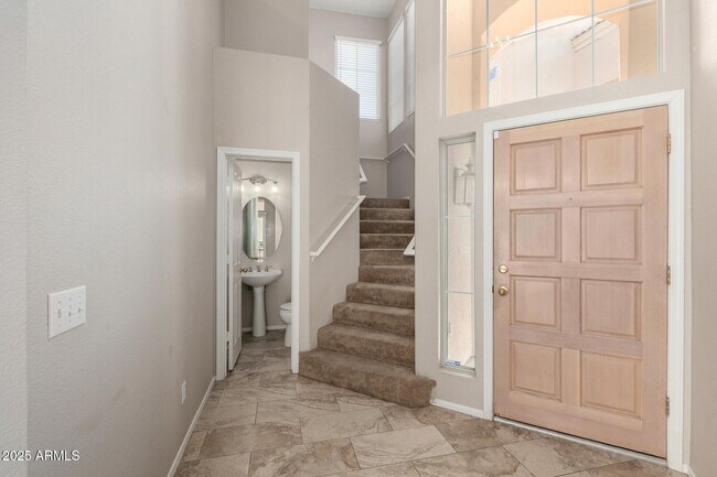 Foto del edificio - 1128 E Silverwood Dr