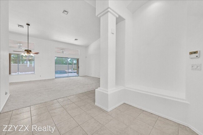 Building Photo - 3 br, 2 bath House - 1444 Castle Crest Dr