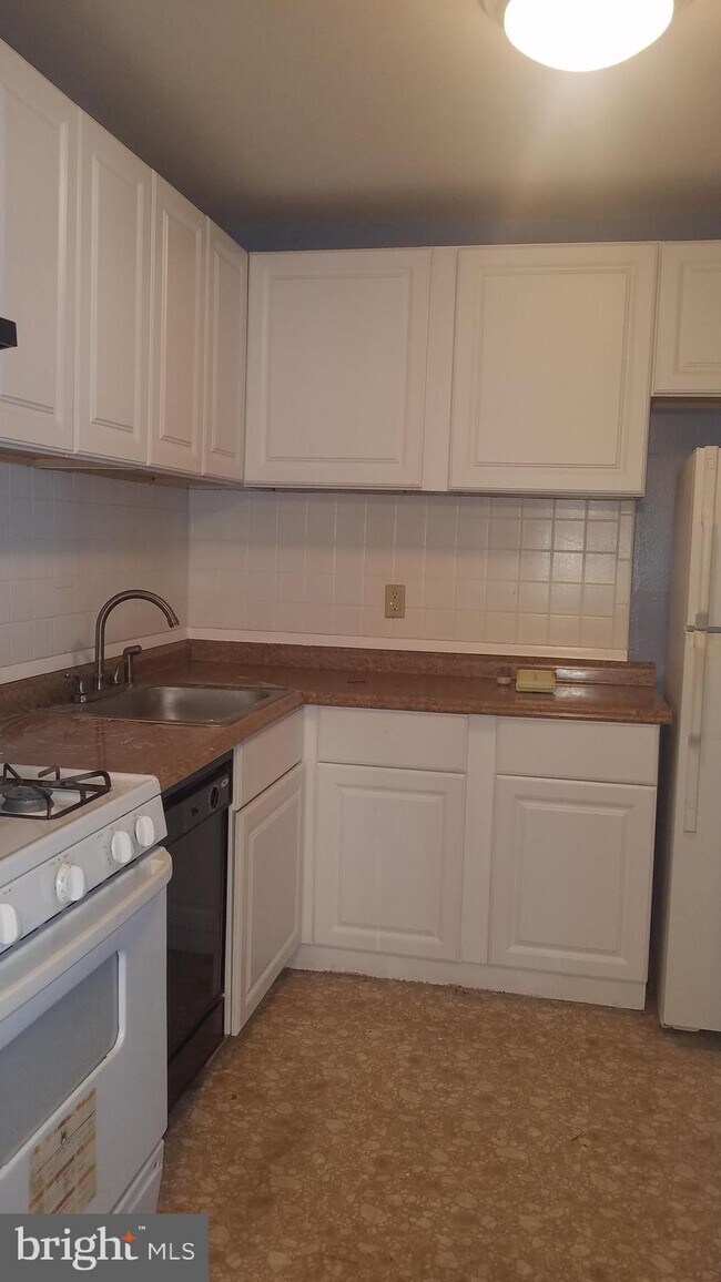 Foto del edificio - 6701 Wilmont Dr