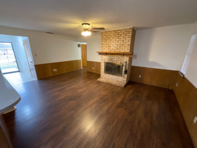 Foto del edificio - 5202 Wildwood Dr