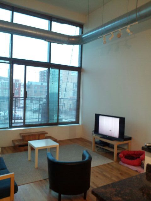 private balcony - 1224 W Van Buren St