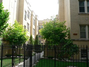 Building Photo - 4311 N Francisco Ave