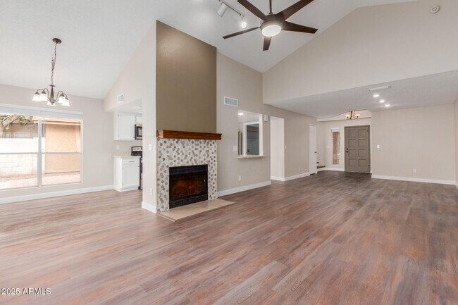 Building Photo - 1616 N Calle Cir