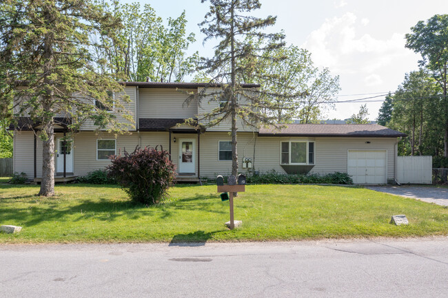 Building Photo - 2 Rorbach Ln