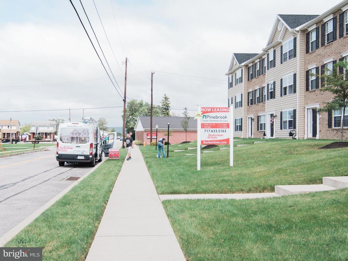 26 Breezewood Dr, Hanover, PA 17331 Townhouse for Rent in Hanover, PA