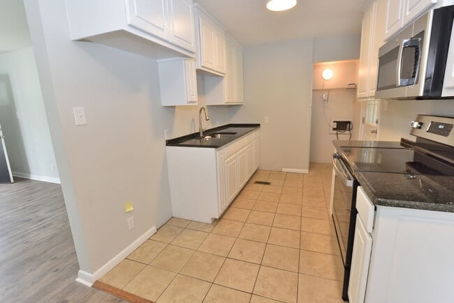 Foto del edificio - 321 Briarcliff Rd