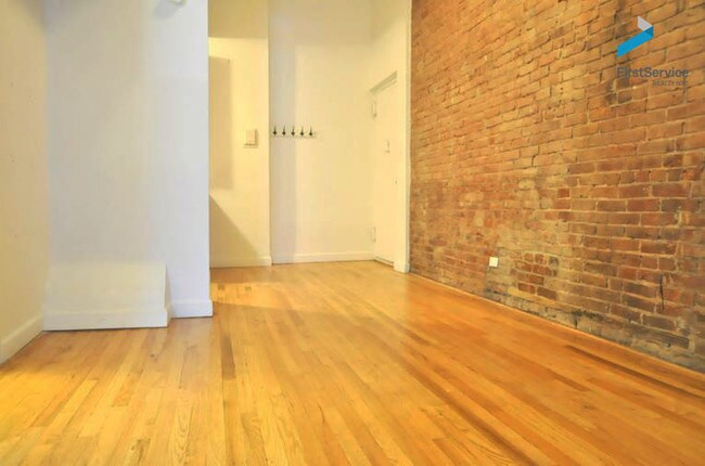 Building Photo - 301 E 12th St