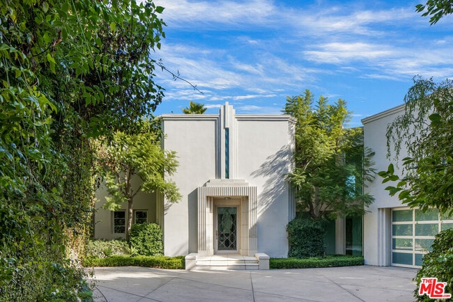 Foto del edificio - 1456 Blue Jay Way