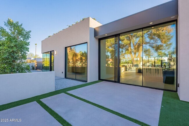 Foto del edificio - 5910 N 45th St