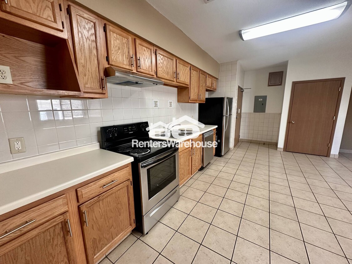 Foto principal - 918 17th Ave SE