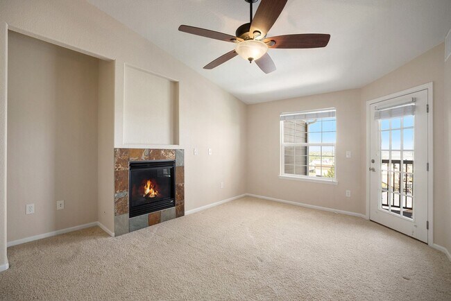 Foto del edificio - Top Floor 2BR/2B Condo w/Breathtaking View...
