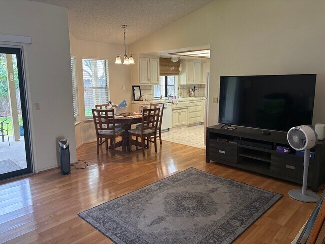 Foto del edificio - 4062 Glendale Ct