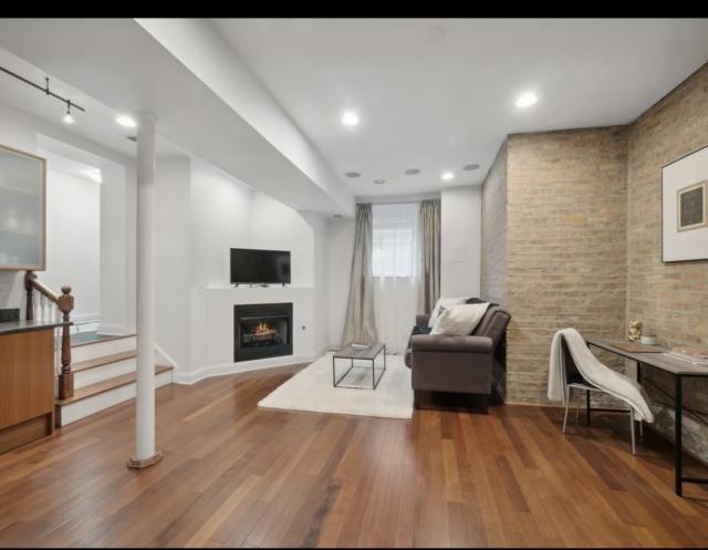 Foto del edificio - 2 bedroom in Chicago IL 60657