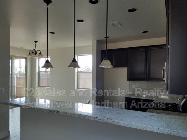 Building Photo - 2595 W Pollo Cir