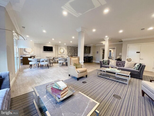 Foto del edificio - Luxurious Fairfax City 2 bed Condo