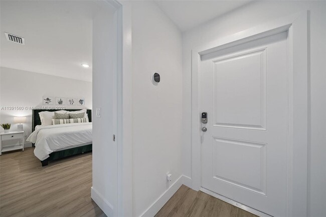Building Photo - 505 Lilac Ct