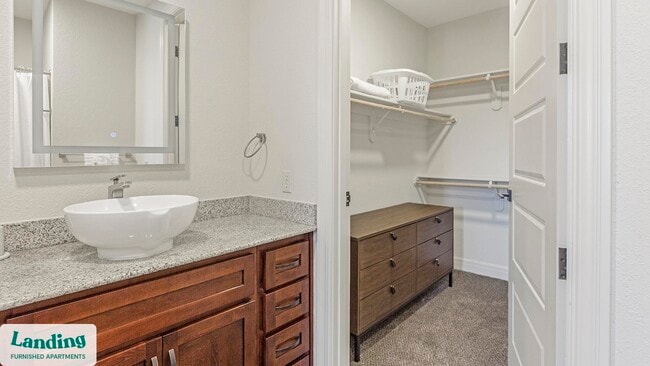 Building Photo - 6743 W 135th St